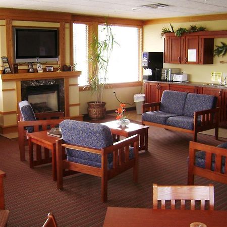 Prairie Inn & Suites Голмен Екстер'єр фото