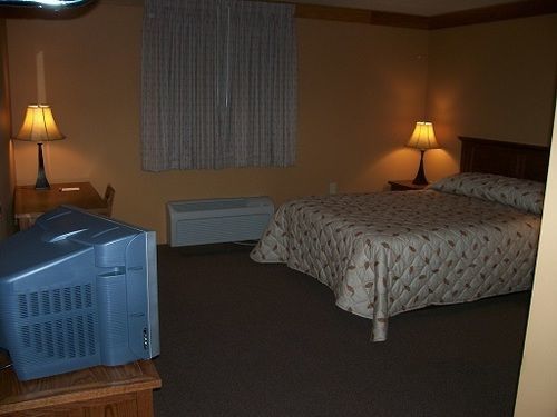 Prairie Inn & Suites Голмен Екстер'єр фото
