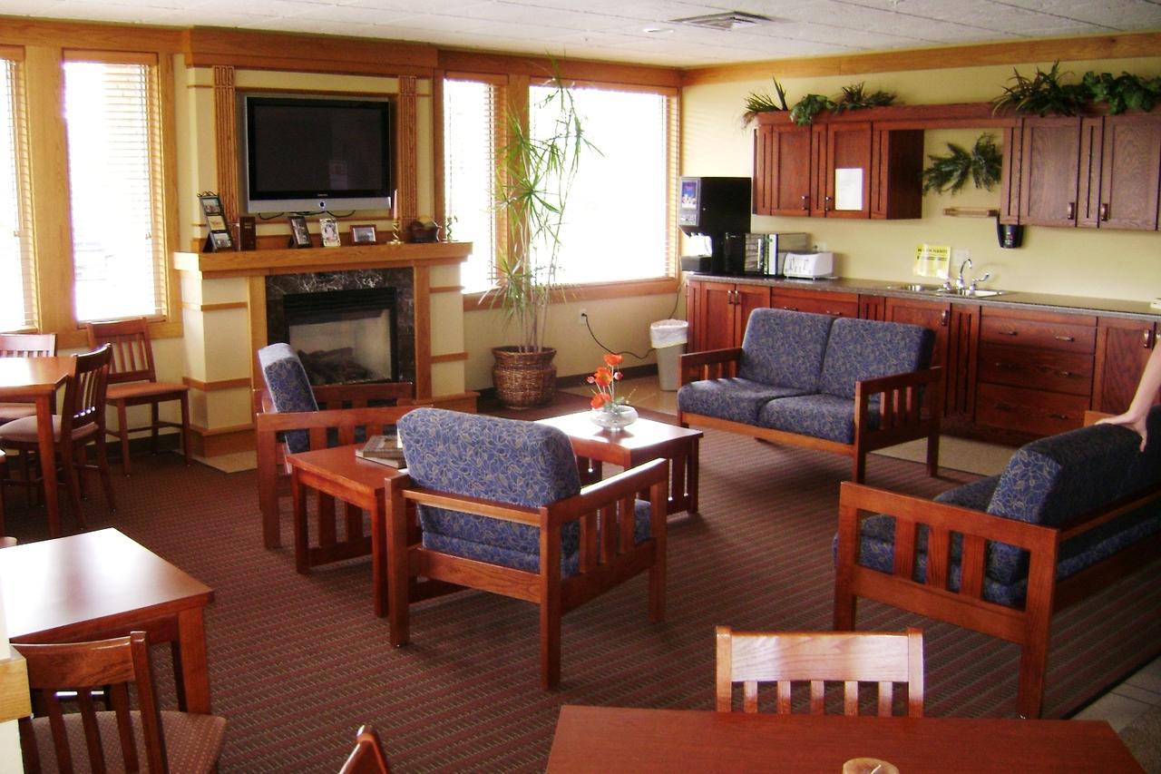 Prairie Inn & Suites Голмен Екстер'єр фото